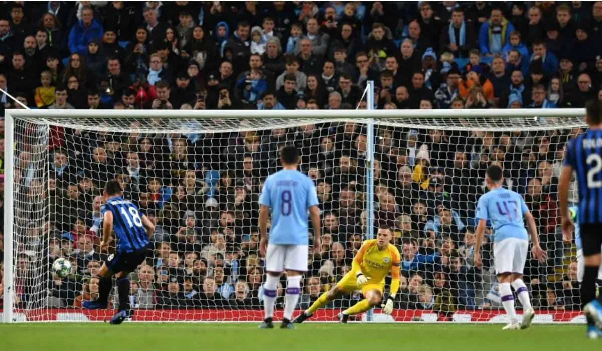 Маліновський забив Манчестер Сіті в Англії / ФК Аталанта