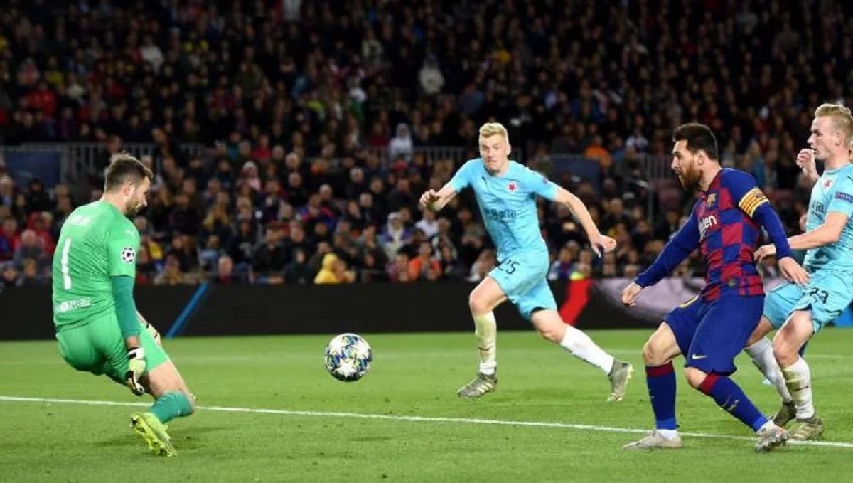 Ондржей Коларж парирує удар Ліонеля Мессі / Eurosport