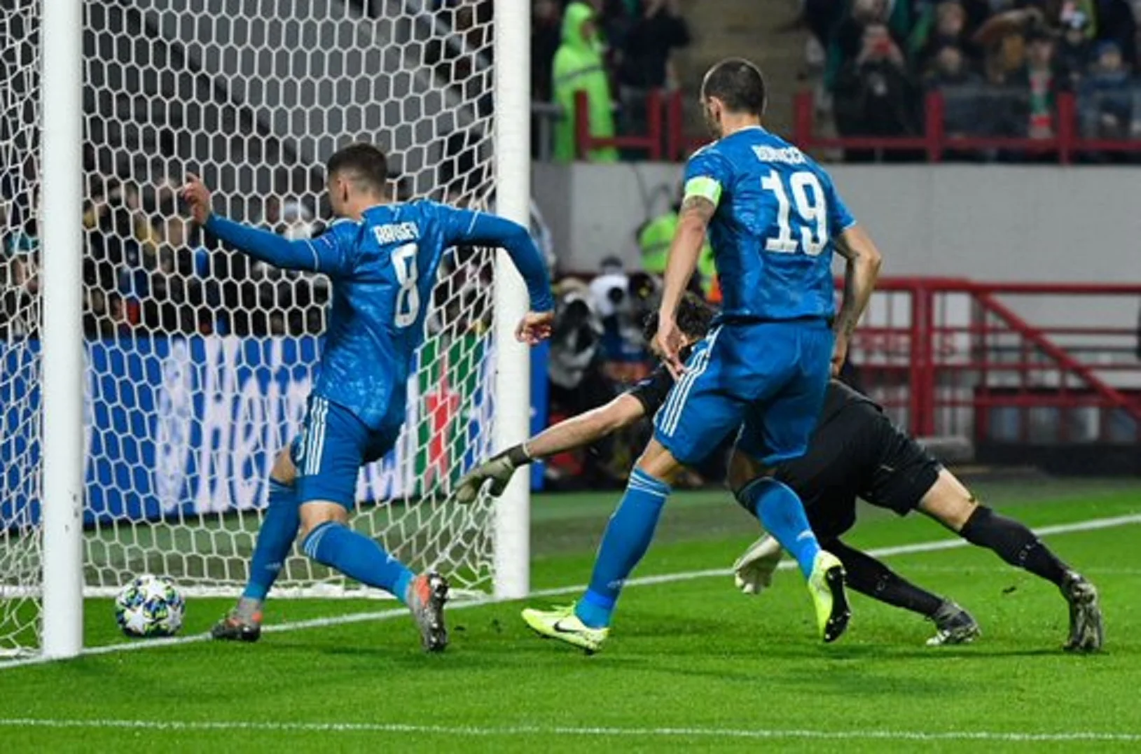 Локомотив – Ювентус / Фото з відкритих джерел