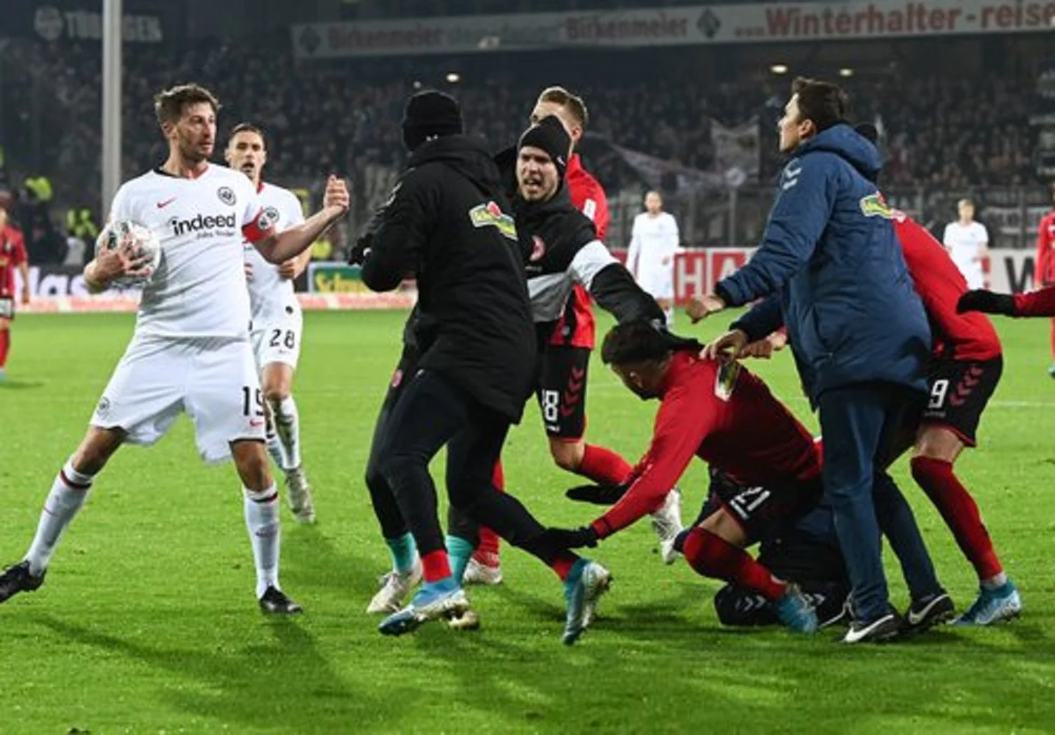 Давід Абрахам (ліворуч) / Фото Goal