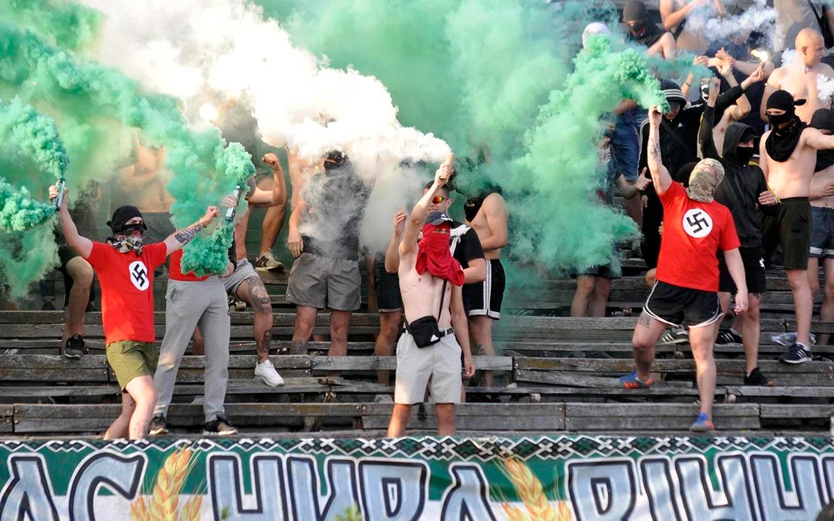 Традиція, олігархи та народне визнання: чому неонацизм на українських стадіонах залишиться непереможним?