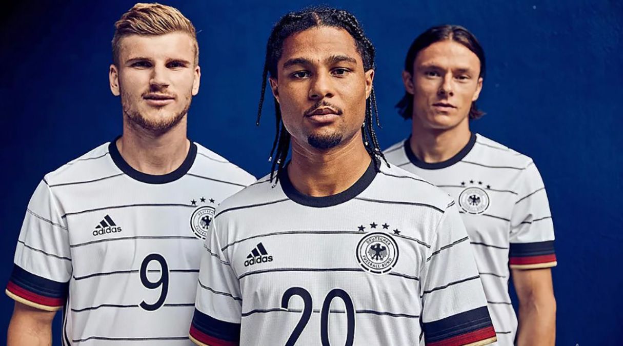 Оновлена форма збірної Німеччини / DFB