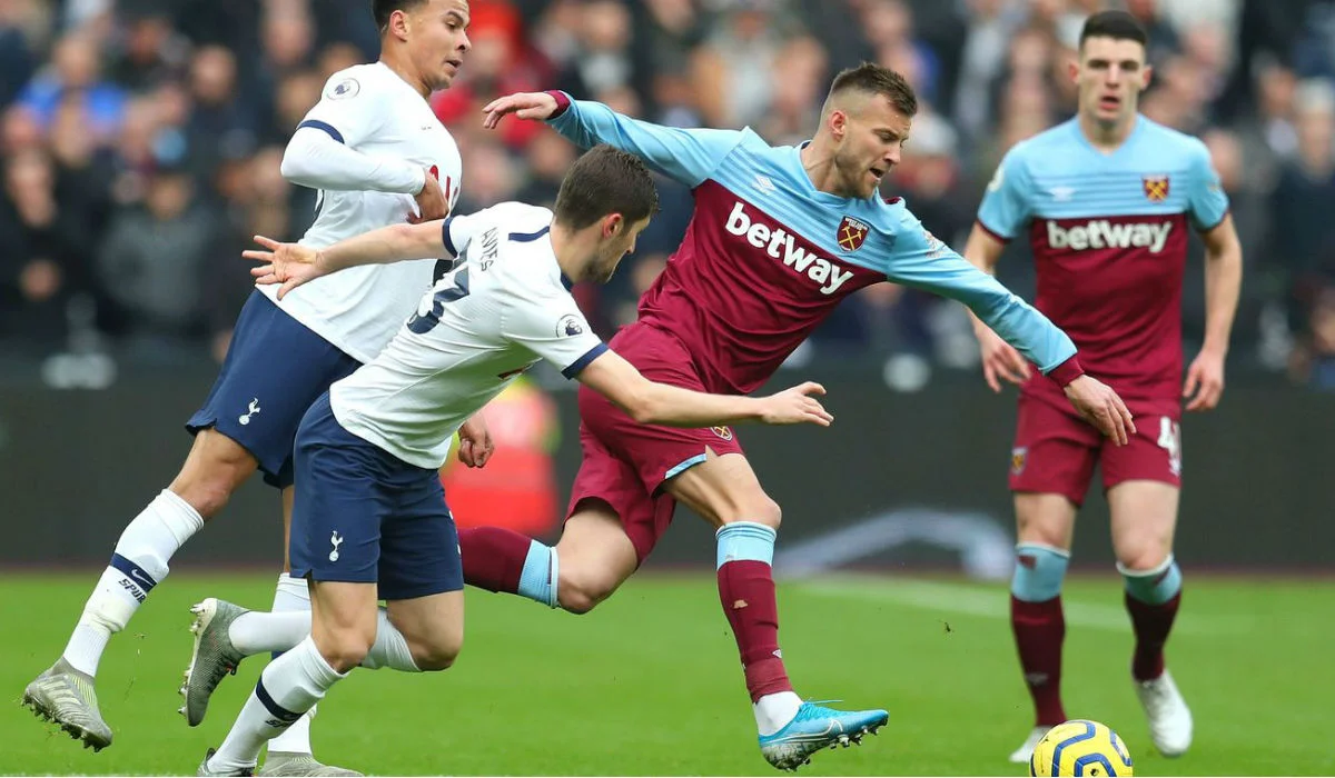 Андрій Ярмоленко в матчі Вест Хем – Тоттенхем / АПЛ