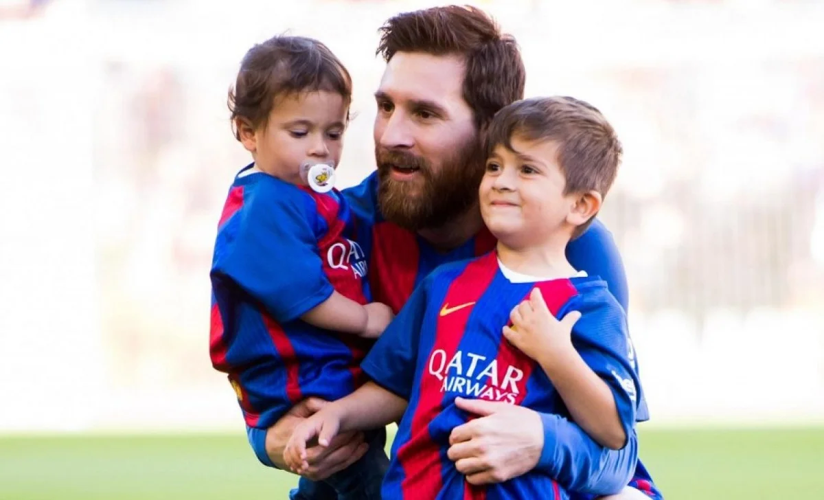 Лионель Месси с детьми / Фото из открытых источников
