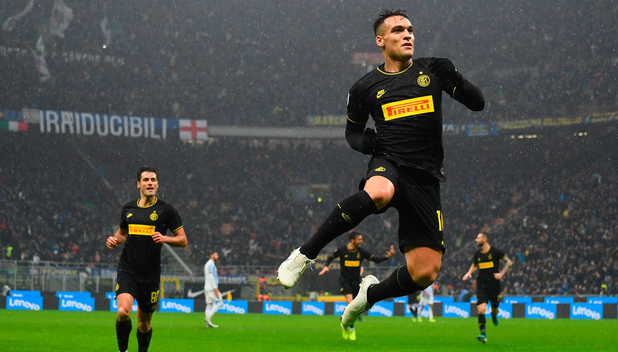 Інтер переміг СПАЛ і очолив турнірну таблицю