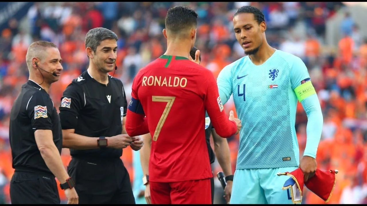 Роналду і ван Дейк у матчі за свої збірні / Reuters