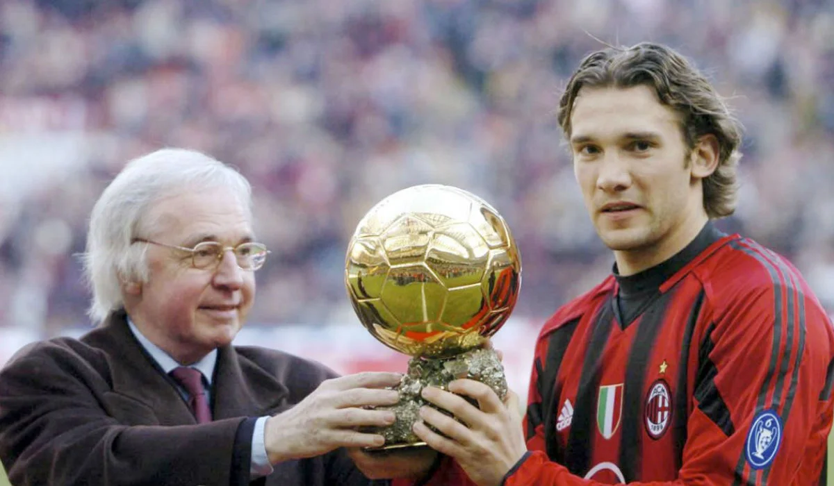 Андрей Шевченко с "Золотым мячом" / фото из соцсетей