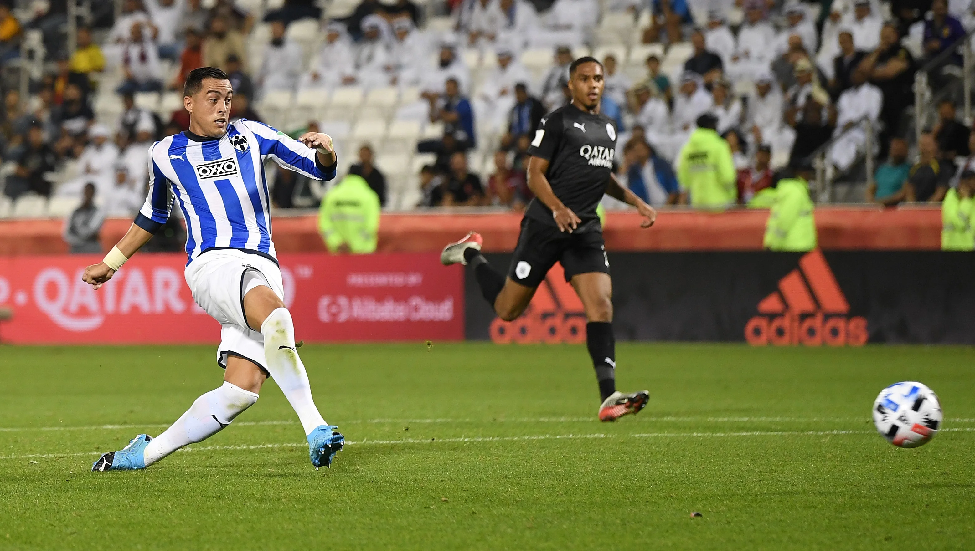 Фунес забивает Аль-Садду / твиттер ФИФА