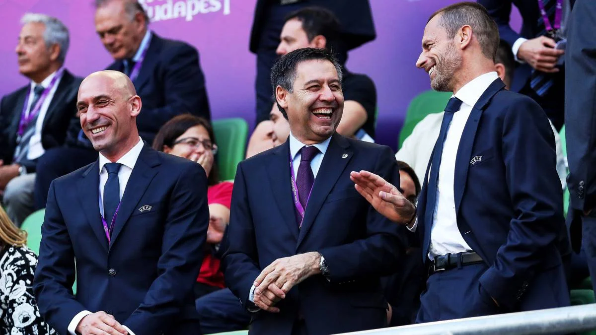 Рубіалес, Бартомеу та Чеферін / AS