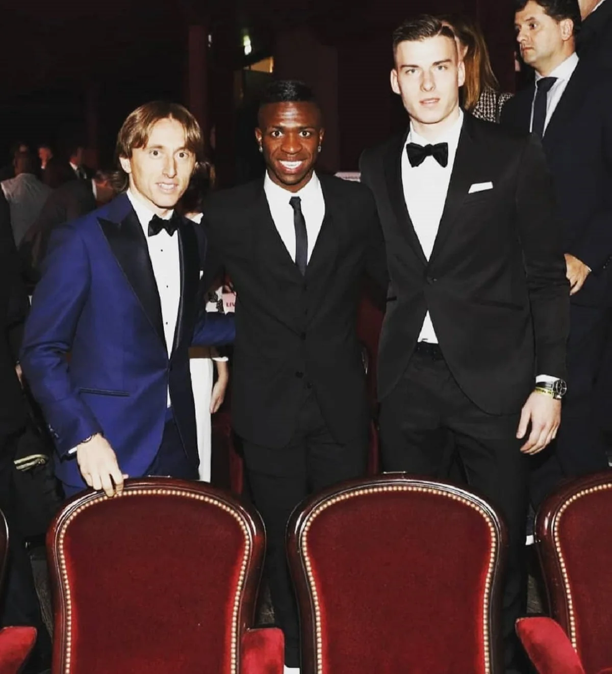 Андрій Лунін поруч з гравцями Реала Вінісіусом і Модрічем – трансфер взимку РЕАЛьний, але дебютувати за Вальядолід встигне