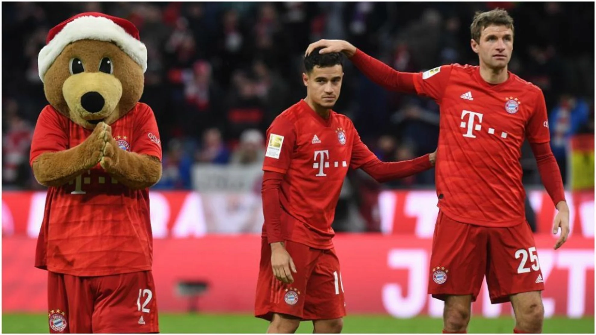 Коутиньо играет в детской форме