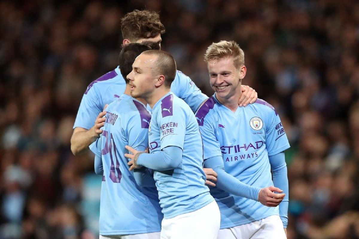 Зінченко отримує вітання / Man City