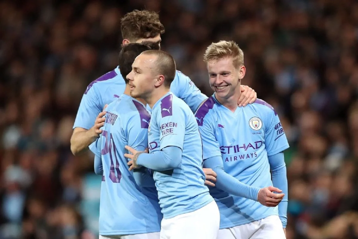 Зінченко отримує вітання / Man City