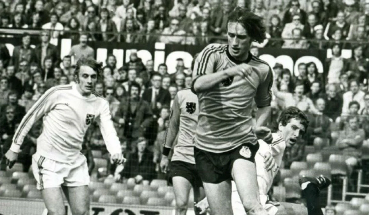 Роб Ренсенбрінк (по центру)