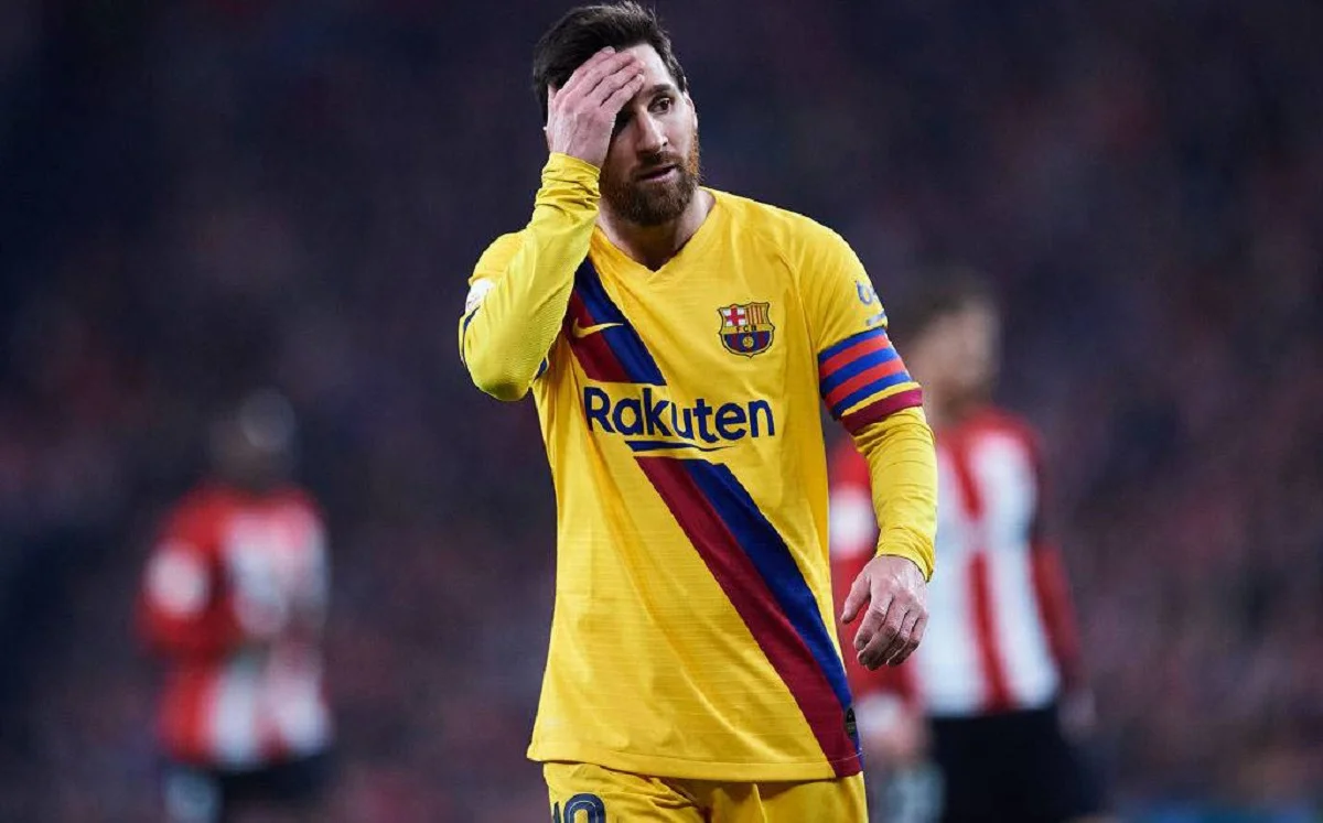 Ліонель Мессі в розпачі від вильоту Барселони з Кубка Іспанії / Getty Images