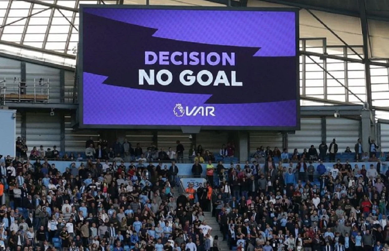 VAR в АПЛ / Фото 90xtra