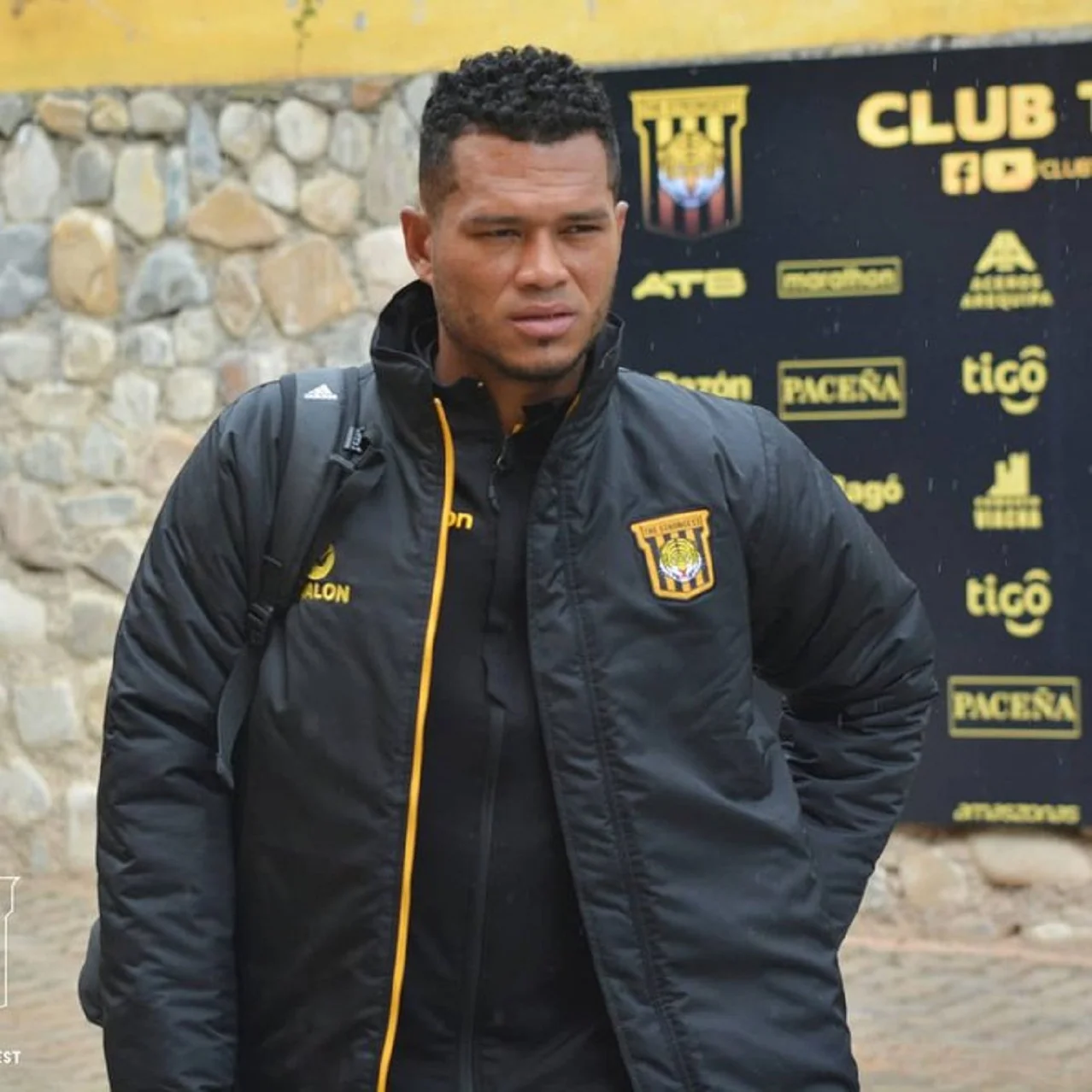 Роландо Блекберн / Ole