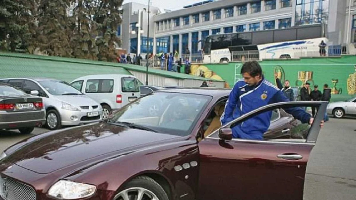 Артем Милевский и его "ласточка" / Фото из открытых источников