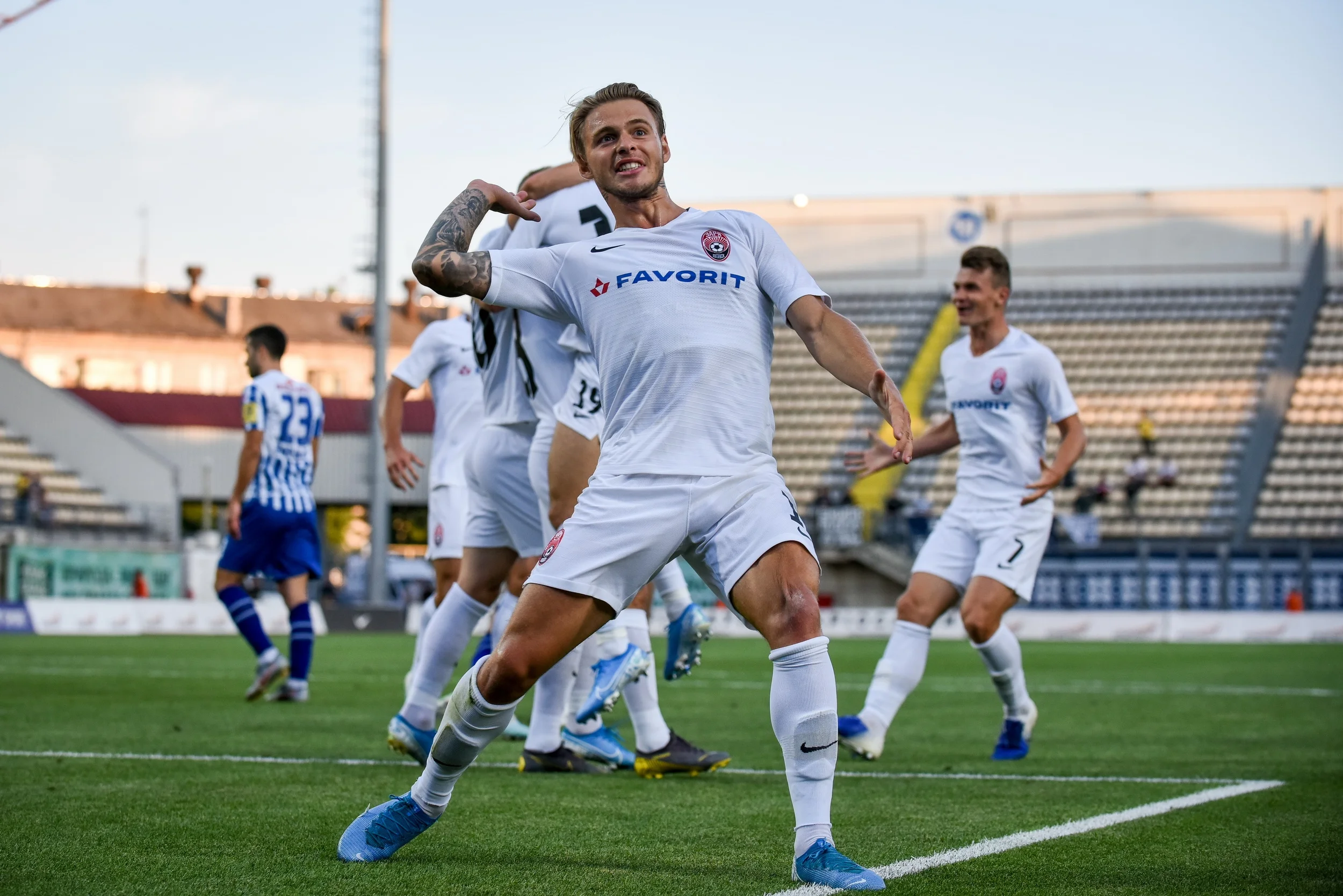 Заря – Львов – 2:0