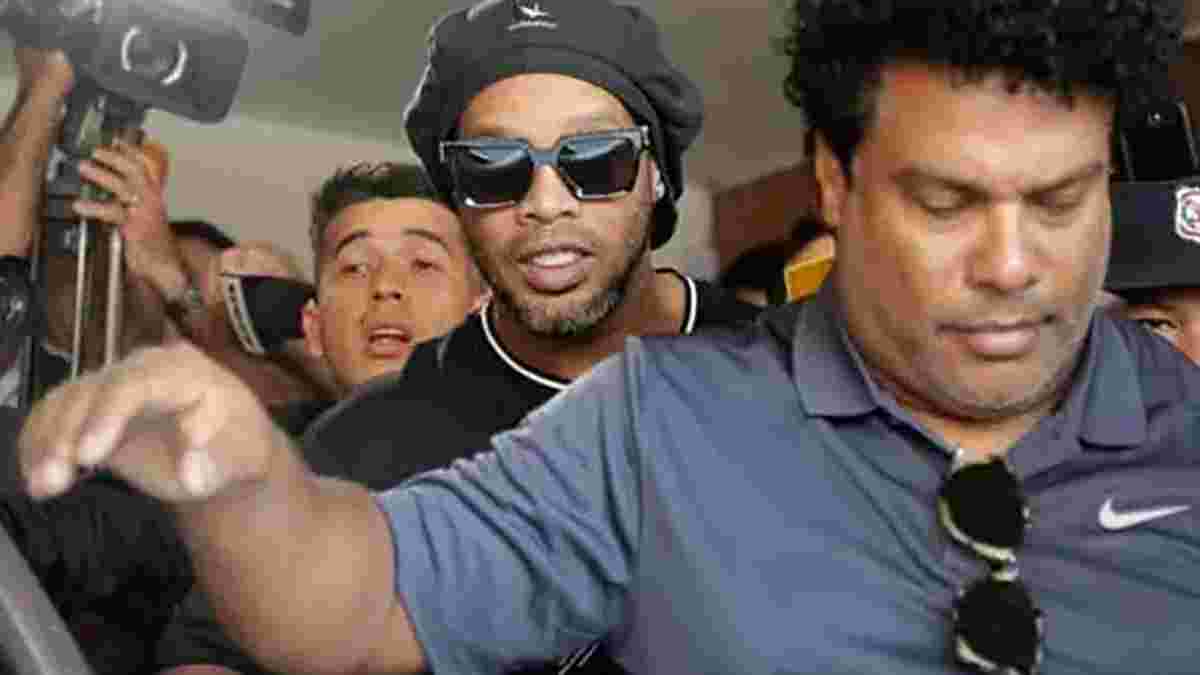 Роналдиньо освобожден из-под ареста после изнурительного допроса