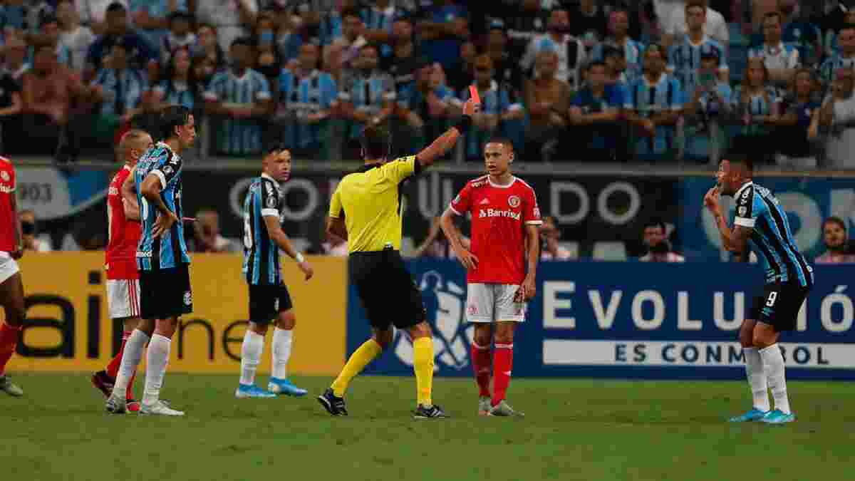 Гремио и Интернасьонал устроили массовую драку в матче Копа Либертадорес – рефери раздал аж восемь красных карточек