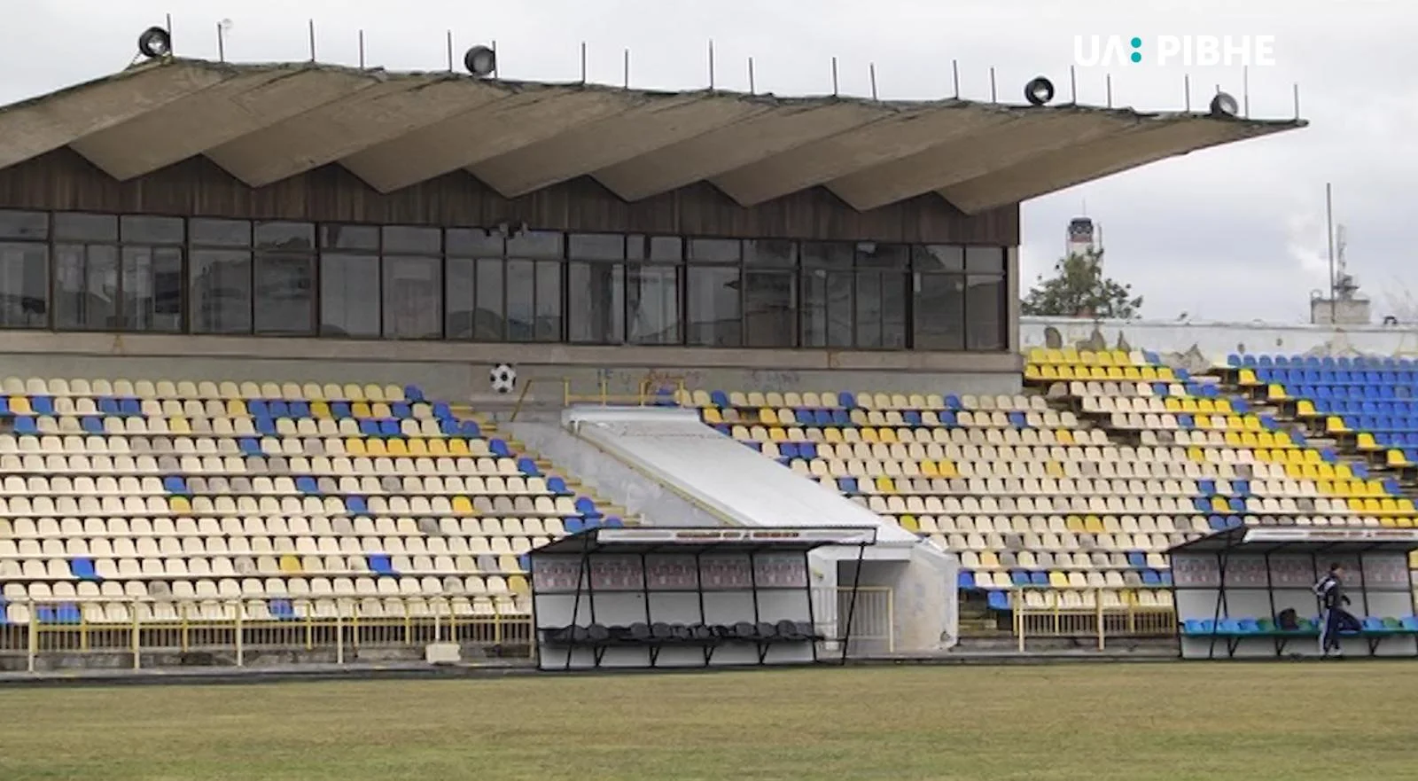 Часть стадиона в Ровно требует реконструкции / фото из открытых источников