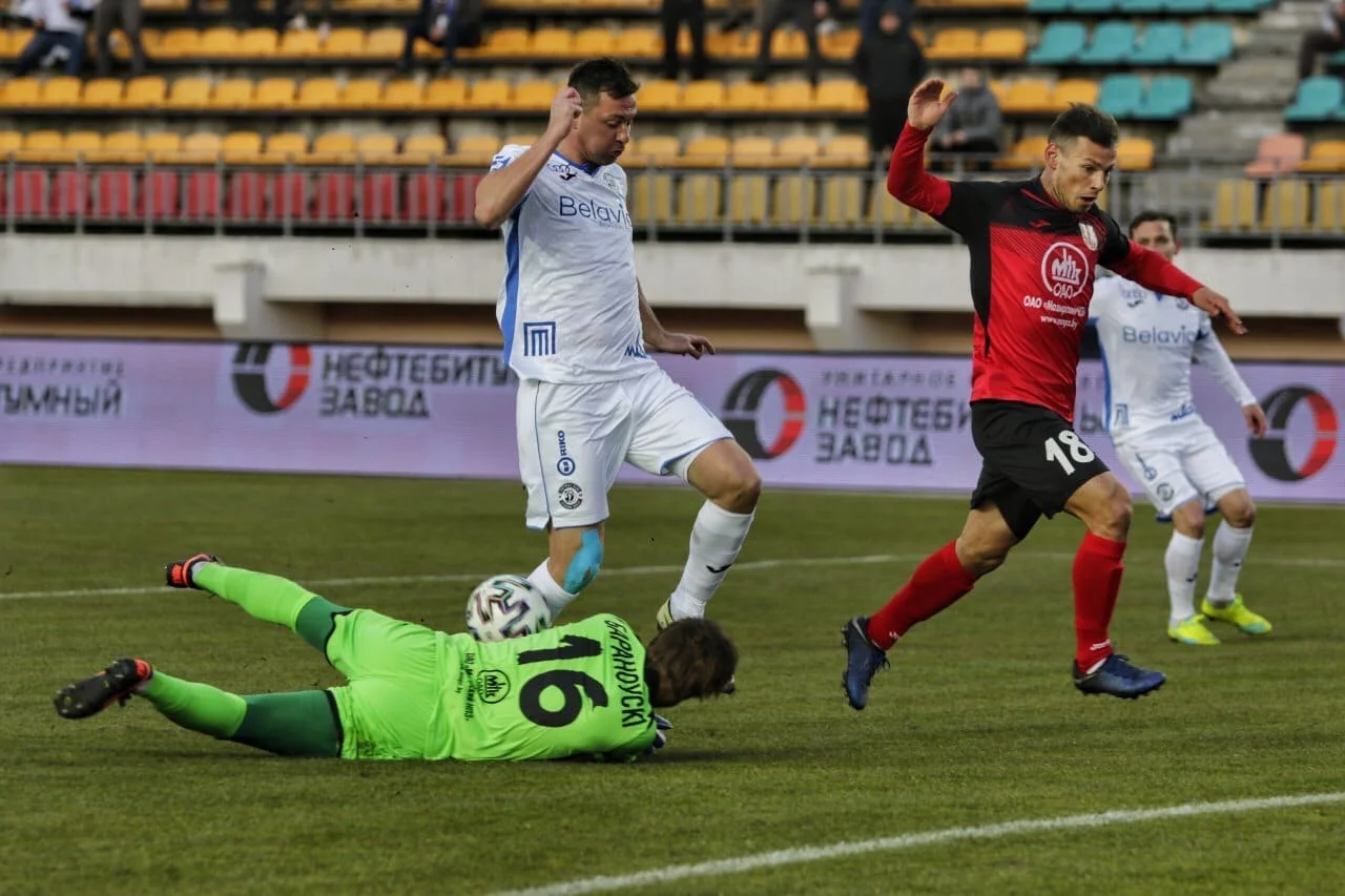 Мілевський атакує ворота Славії / Твіттер Динамо Брест