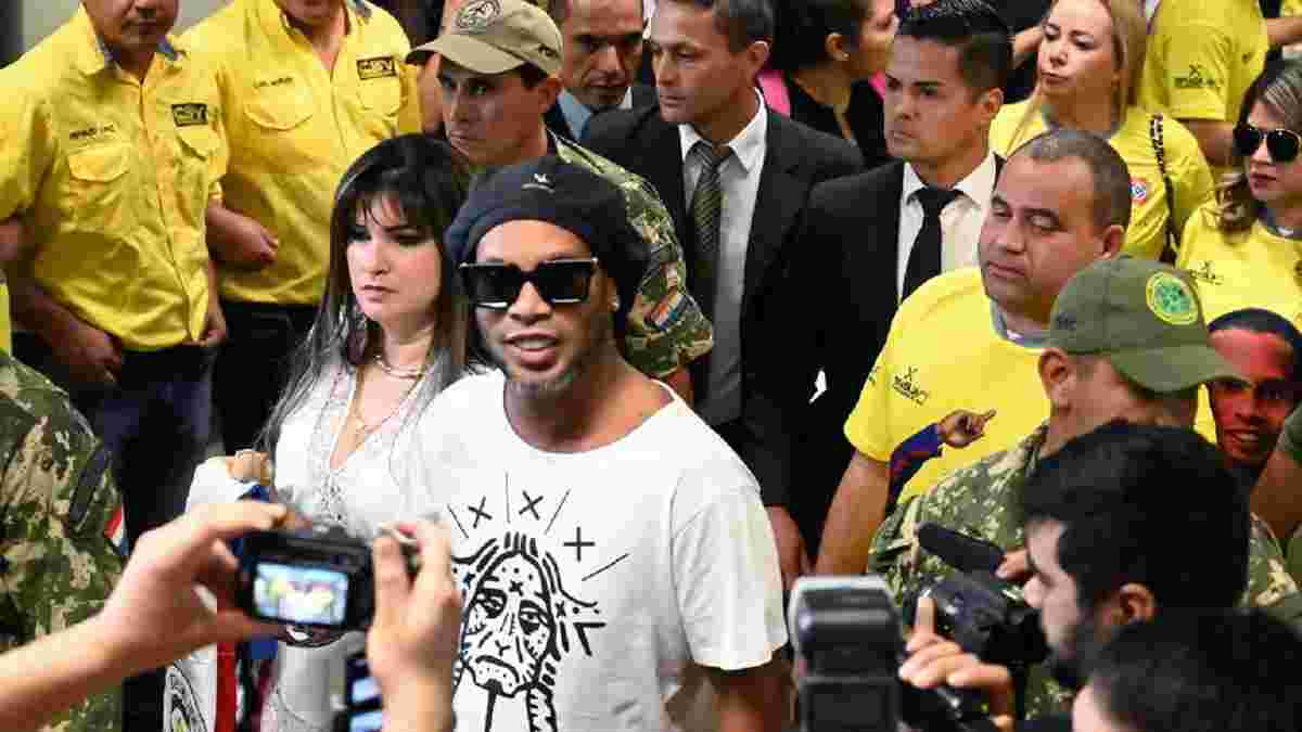 Роналдінью гучно покидав в'язницю – журналісти та фанати "затероризували" бразильця