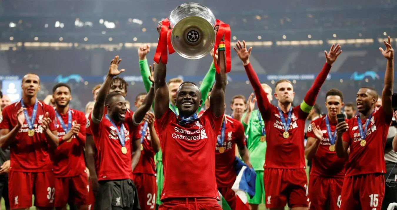 Ливерпуль с кубком Лиги чемпионов / Reuters