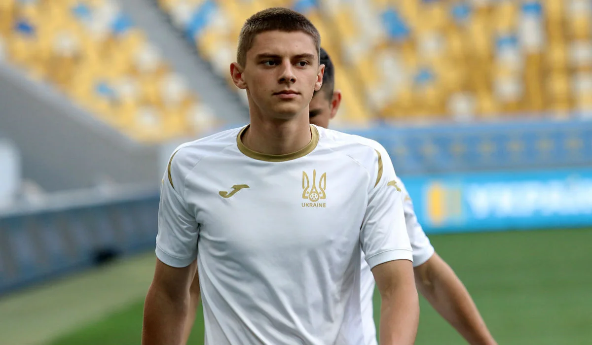 Виталий Миколенко / А. Попов