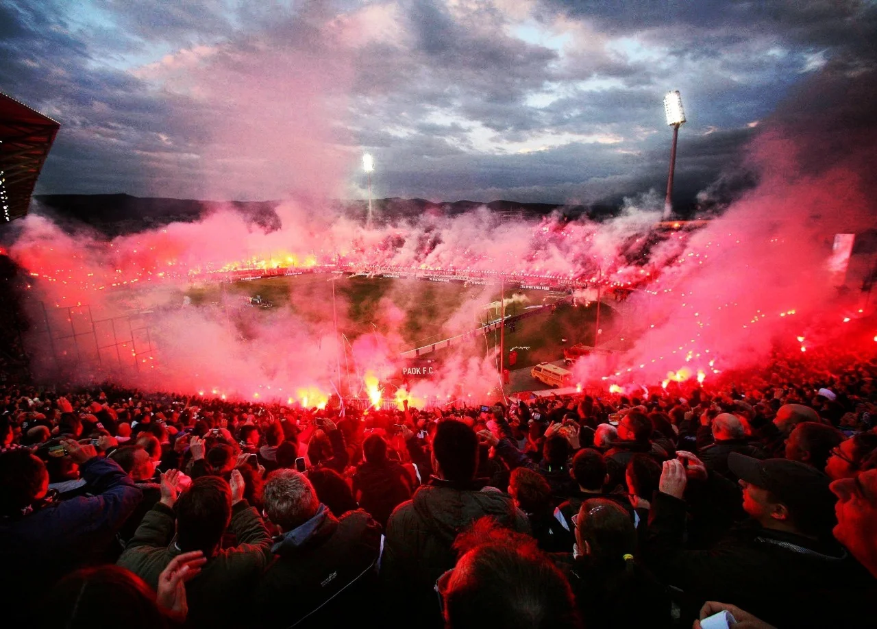 Стадіон Тумба відомий гарячими фанатами / фото ПАОК