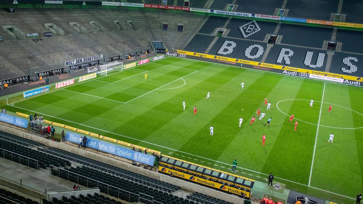 Матчі без вболівальників стануть нормою