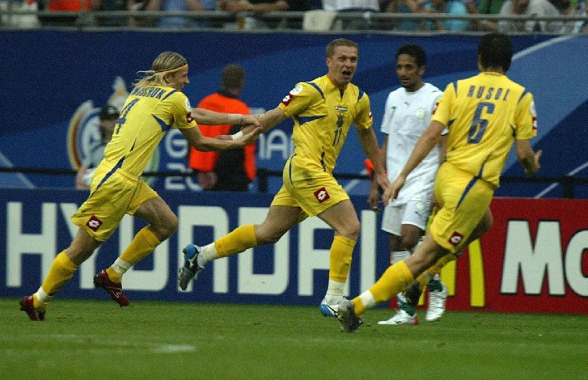 Сергей Ребров (посередине) / фото Николая Бочка