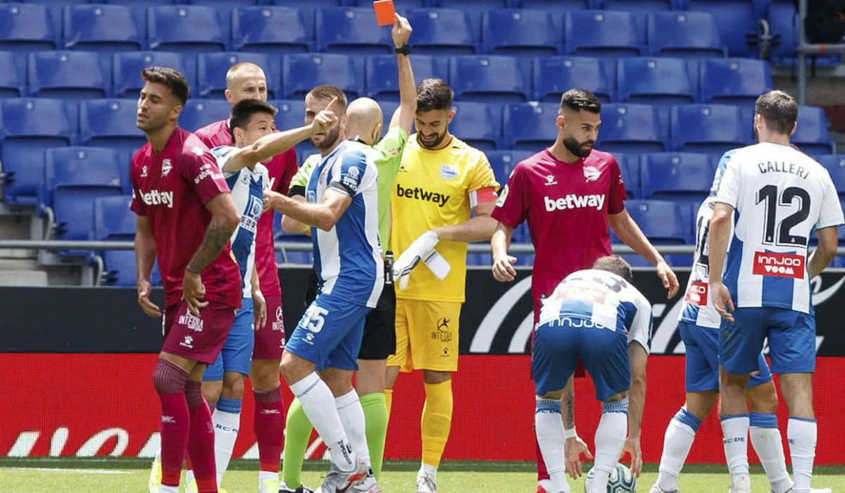 Глупое удаление вратаря в Испании / Ла Лига