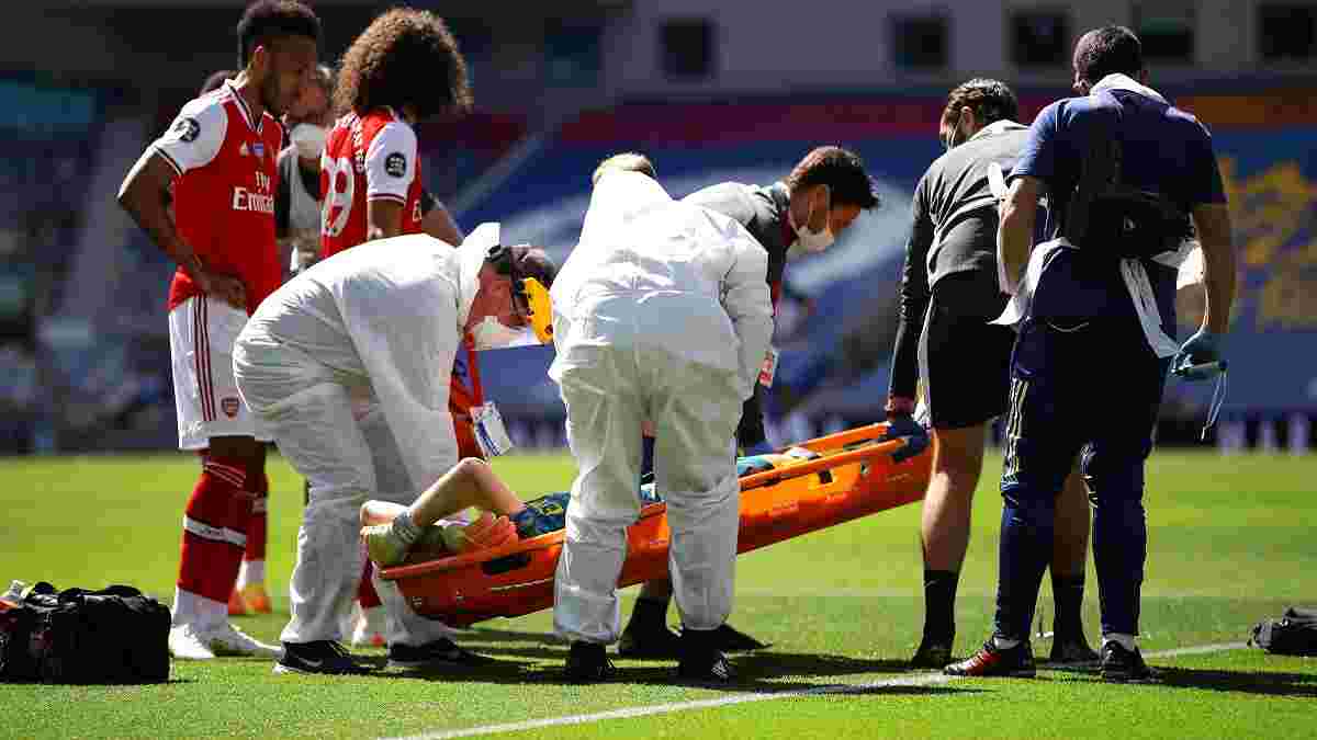 Лєно отримав жахливу травму і наїхав на свого кривдника – голкіпер Арсенала покинув поле на ношах