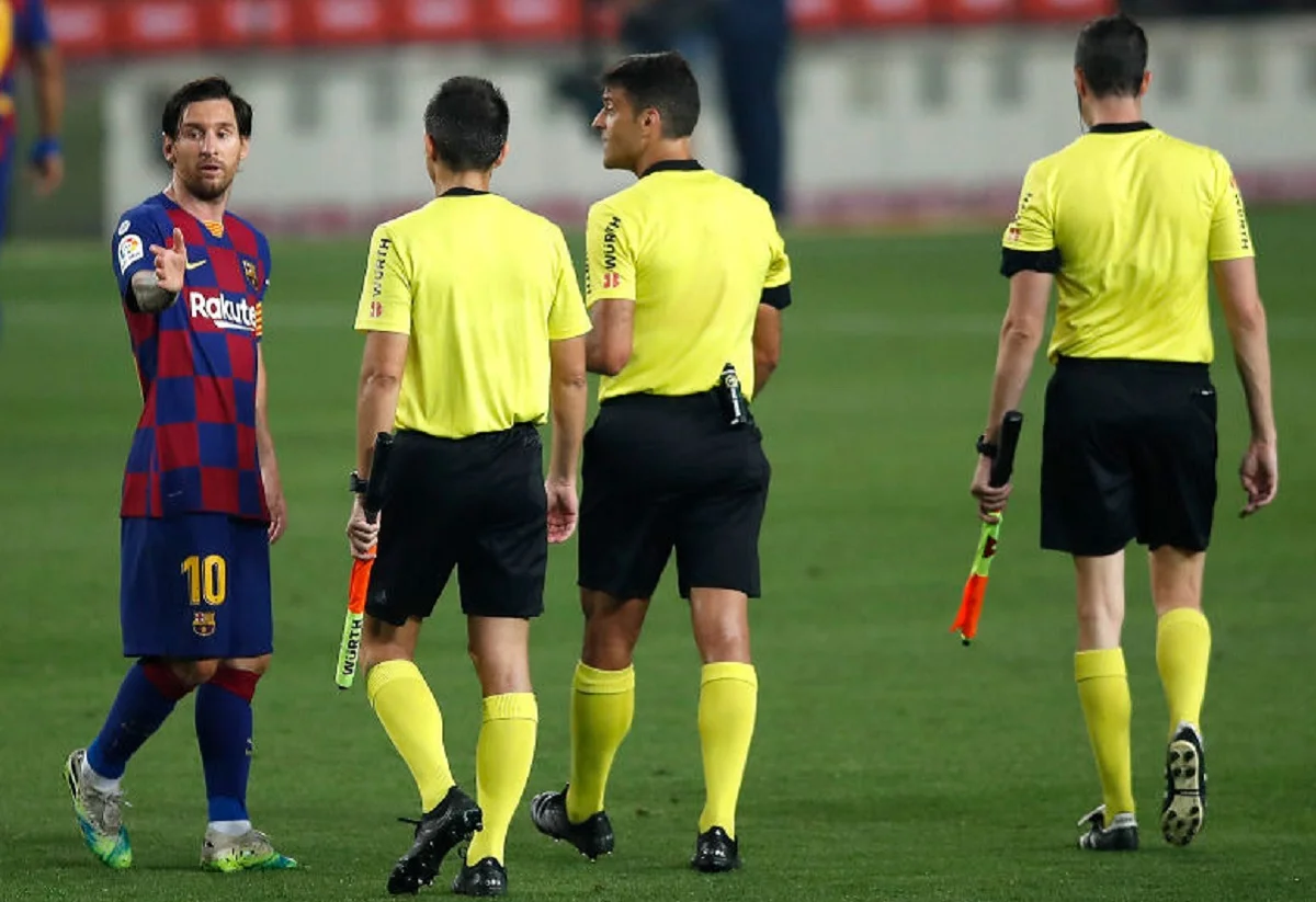 Ліонель Мессі (ліворуч) / Getty images