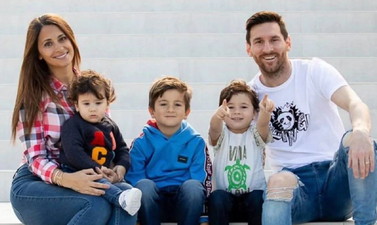 Ліонель з дружиною та дітьми / Фото із соцмереж