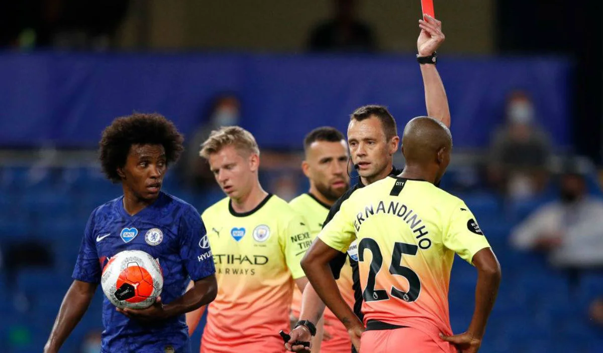 Олександр Зінченко в матчі Челсі – Манчестер Сіті / Getty Images