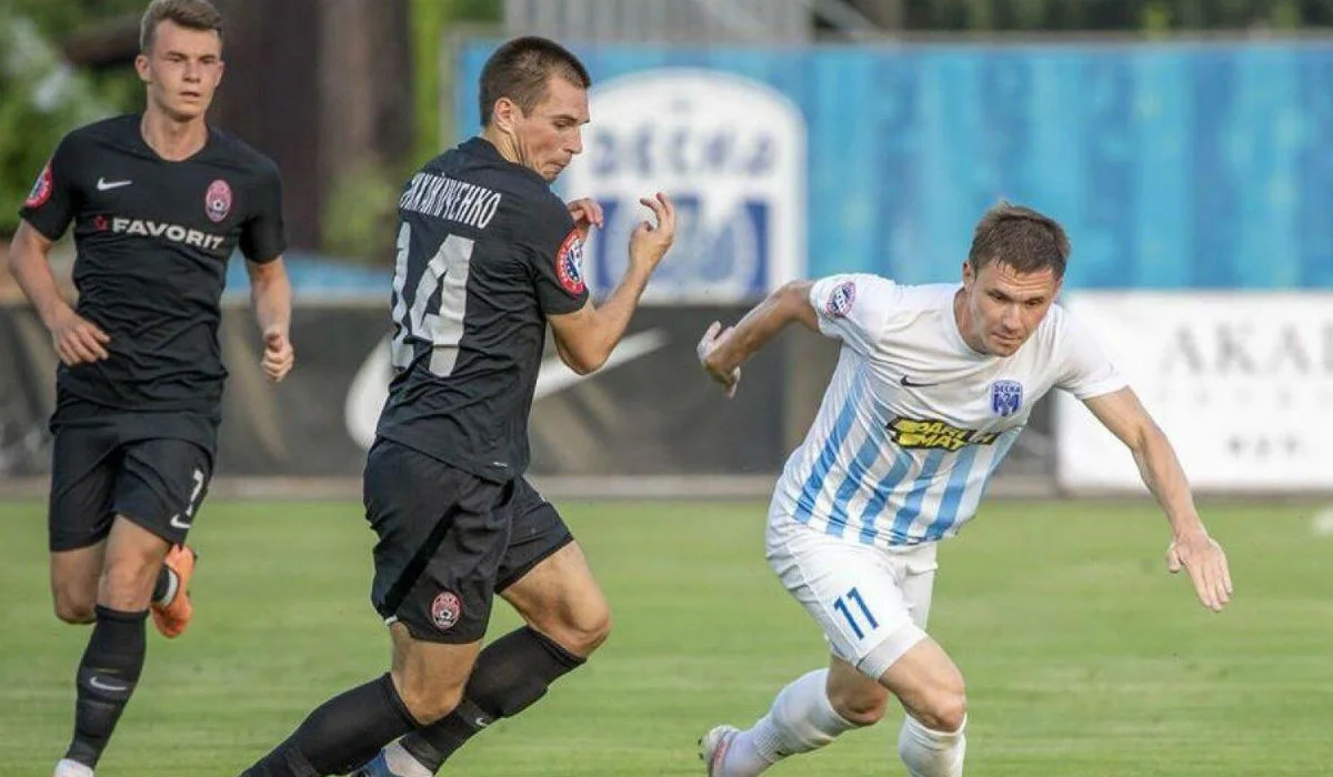 Богдан Михайличенко (в центре) / ФК Заря