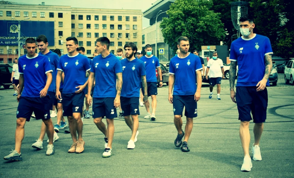 Динамівці прогулюються перед фіналом / Фото ФК Динамо