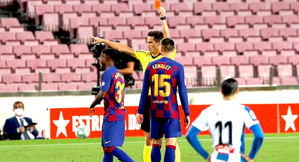 Вилучення Фаті у матчі проти Еспаньйола / Фото з відкритих джерел