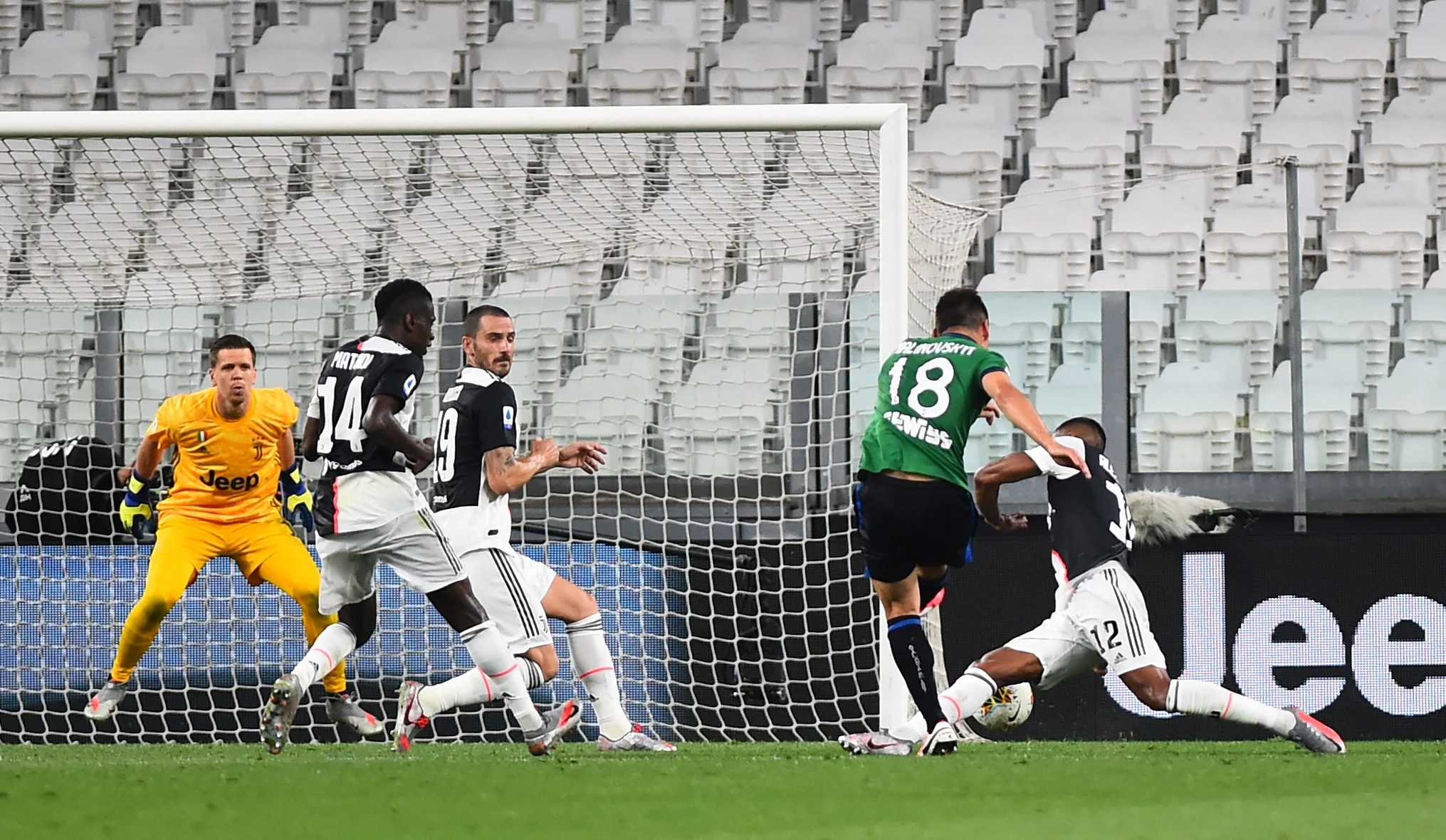 Руслан Маліновський забиває Ювентусу