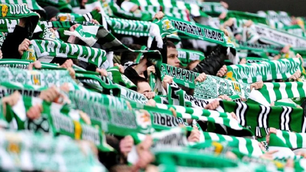 Уболівальники Карпат / Фото з відкритих джерел