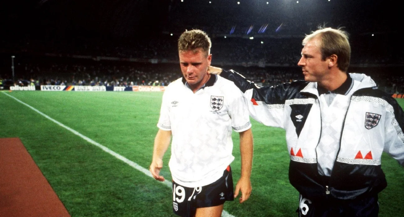 Пол Гаскойн не сдерживает слез, навсегда прощаясь с Кубком мира / Фото с открытых источников