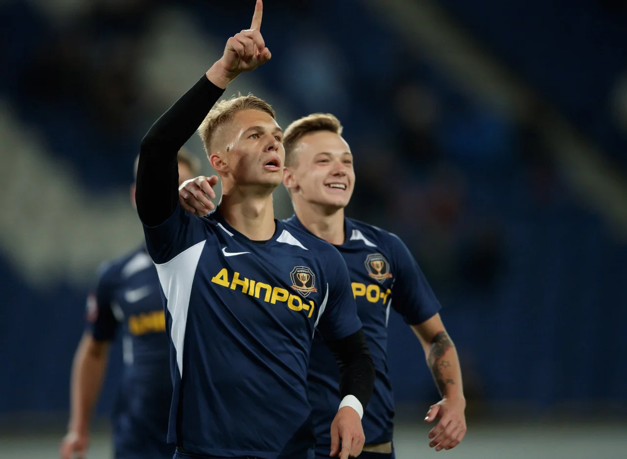 Владислав Супряга (слева) / СК Днепр-1