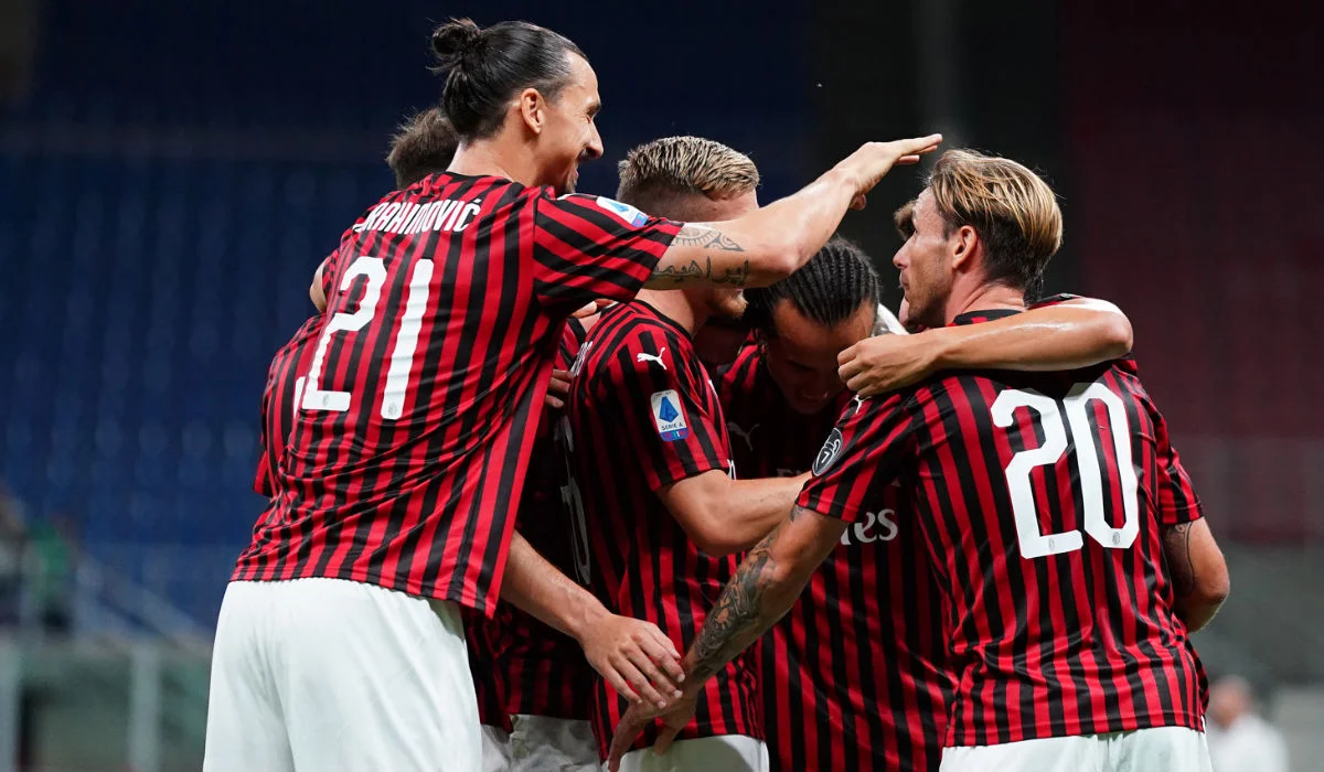 Милан представил новую форму / официальный сайт клуба