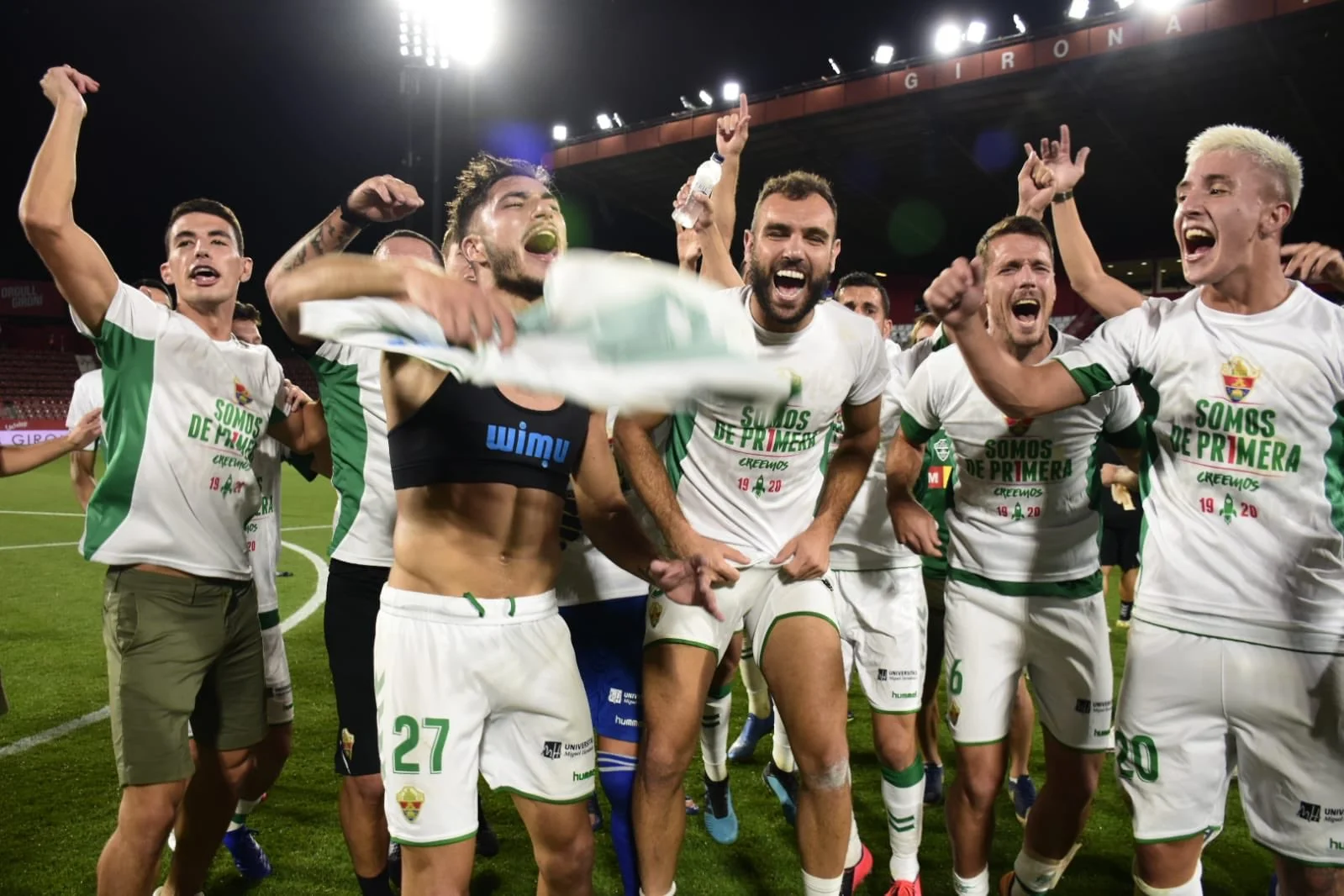 Гравці Ельче святкують вихід до Ла Ліги / фото ФК Ельче