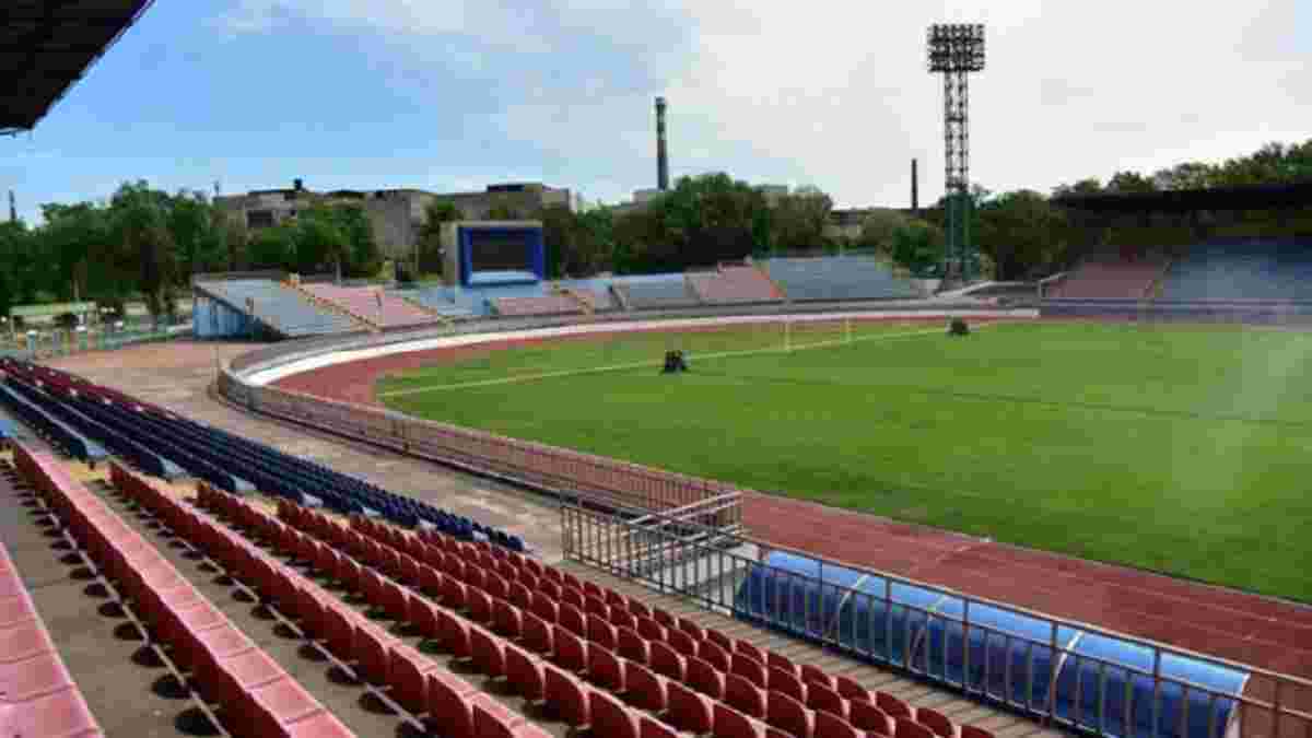 Мариуполь удивляет масштабами реконструкции своего стадиона – поле превратилось в пустырь
