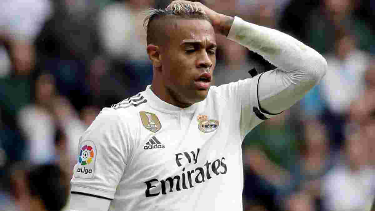 Реал договорился с Бенфикой о трансфере своего форварда – нападающий "сливочных" бунтует против перехода