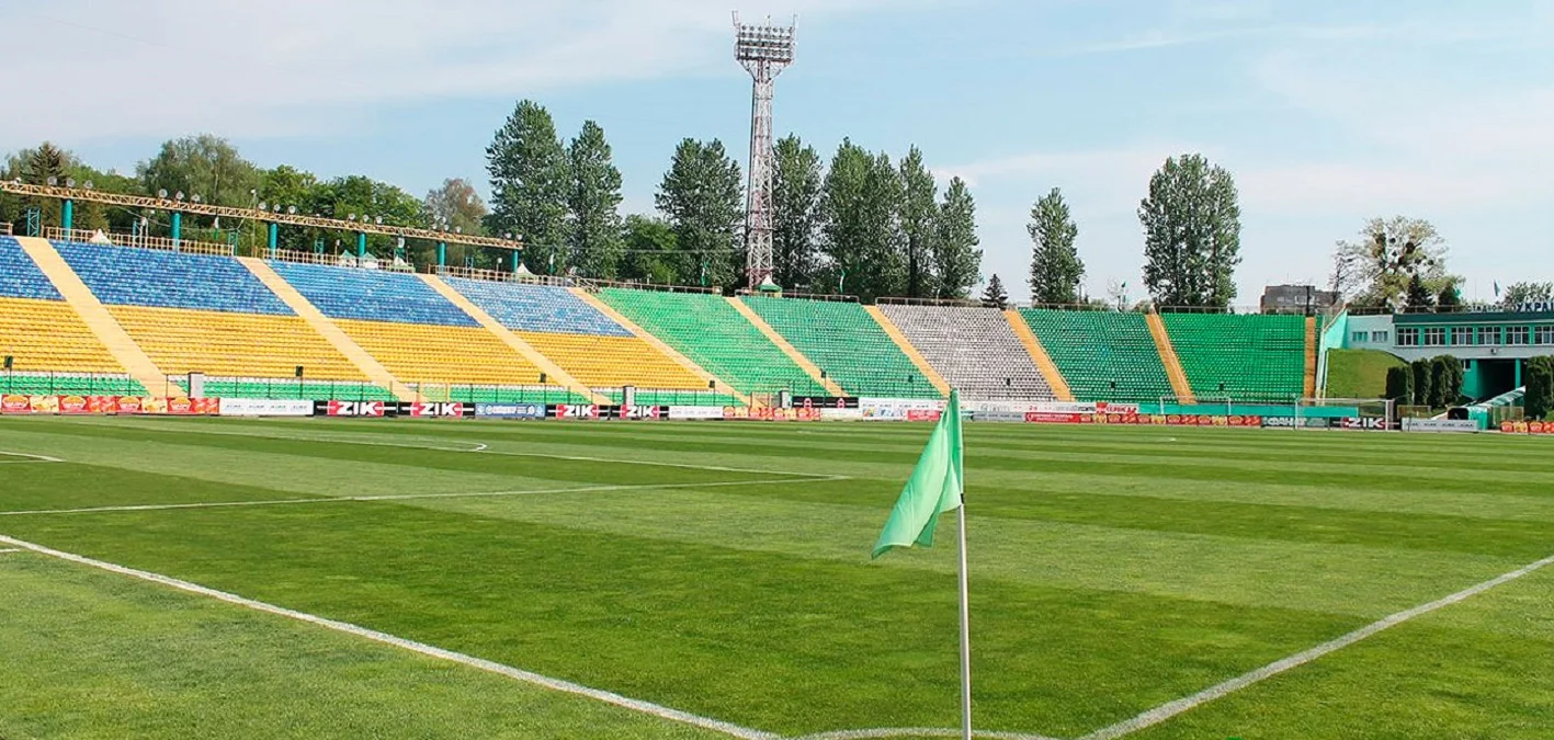 Стадіон Україна / ФК Карпати